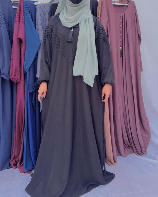 Elegant Pleated Classic Abaya with Tassel Detail