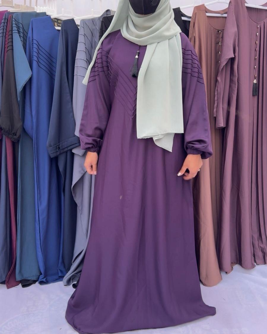 Elegant Pleated Classic Abaya with Tassel Detail